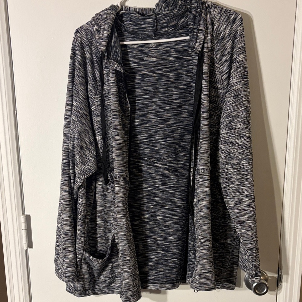 Adrienne Vittadini Sport Black and White Knit Top
